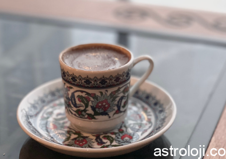 Falda Gül Görmek – Fal Yorumları